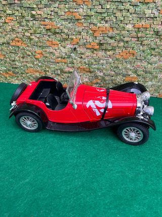  Jaguar SS100 (1937) – Escala 1:18 