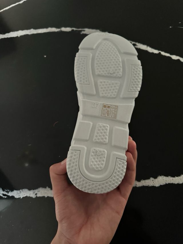 Zapatillas deportivas - 37