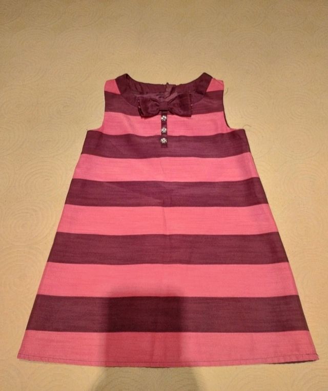 Vestido fucsia de rayas