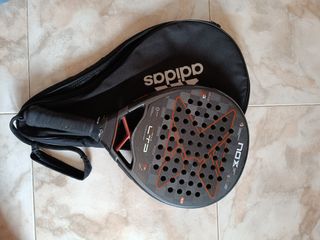 Pala de pádel NOX de Agustín Tapia