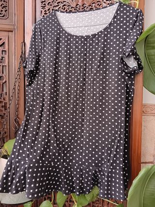 Blusa negra lunares