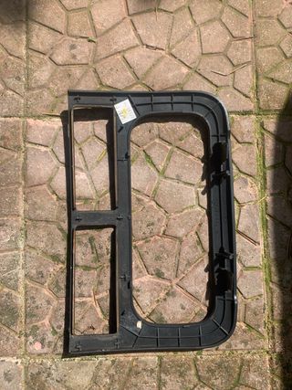 Cornice autoradio in radica