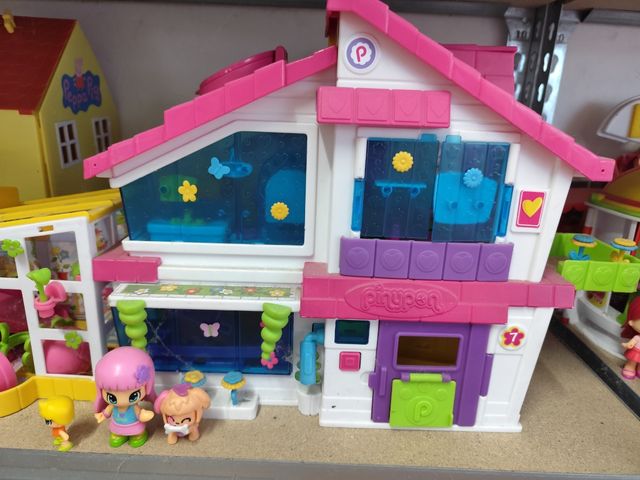Pinpon, Playmobil, Pepa pig y Minnie Mou