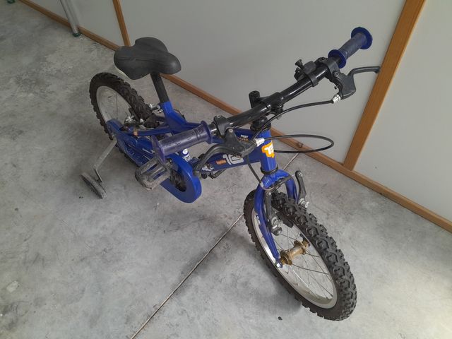  2 Bicicleta una grande y una pequeña 