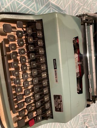 Olivetti Lettera 32 - Máquina de escribir