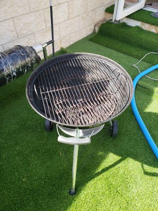 Barbacoa WEBER negra usada
