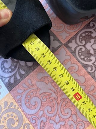 Sandalia de plataforma negra