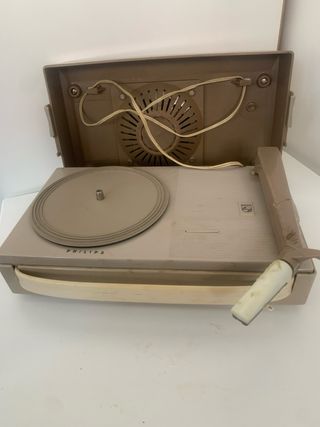 Tocadiscos portatil antiguo