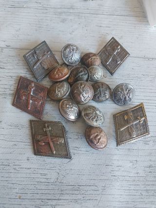 Botones militares antiguos