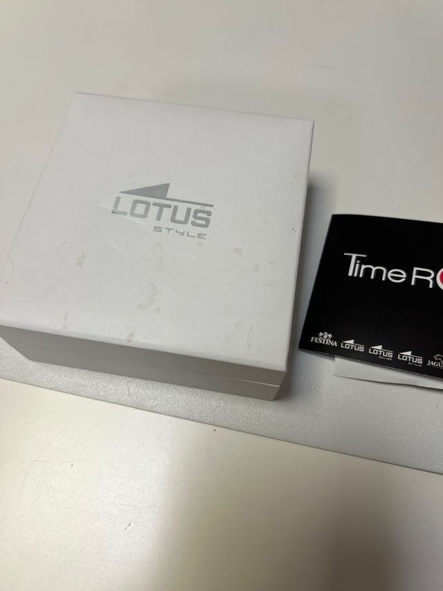 Caja reloj Lotus - Blanca