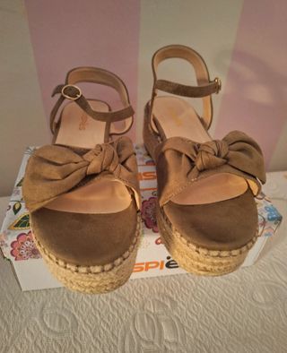 Sandalias mujer. T-41. Caqui