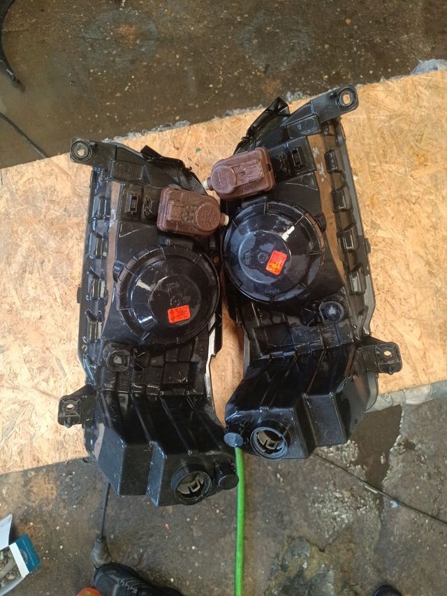 Faros delanteros valeo originales peugeot 106