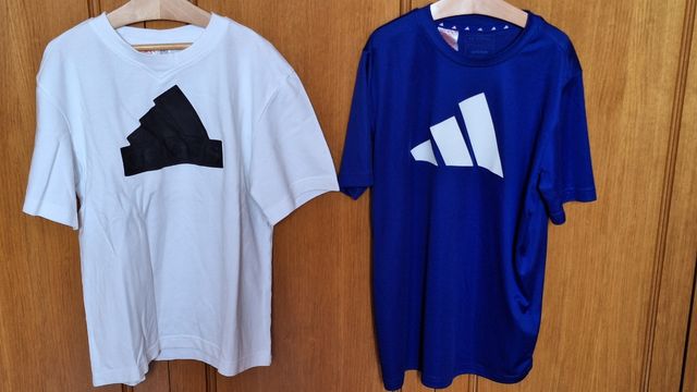 2 Camisetas Adidas: Blanca y Azul