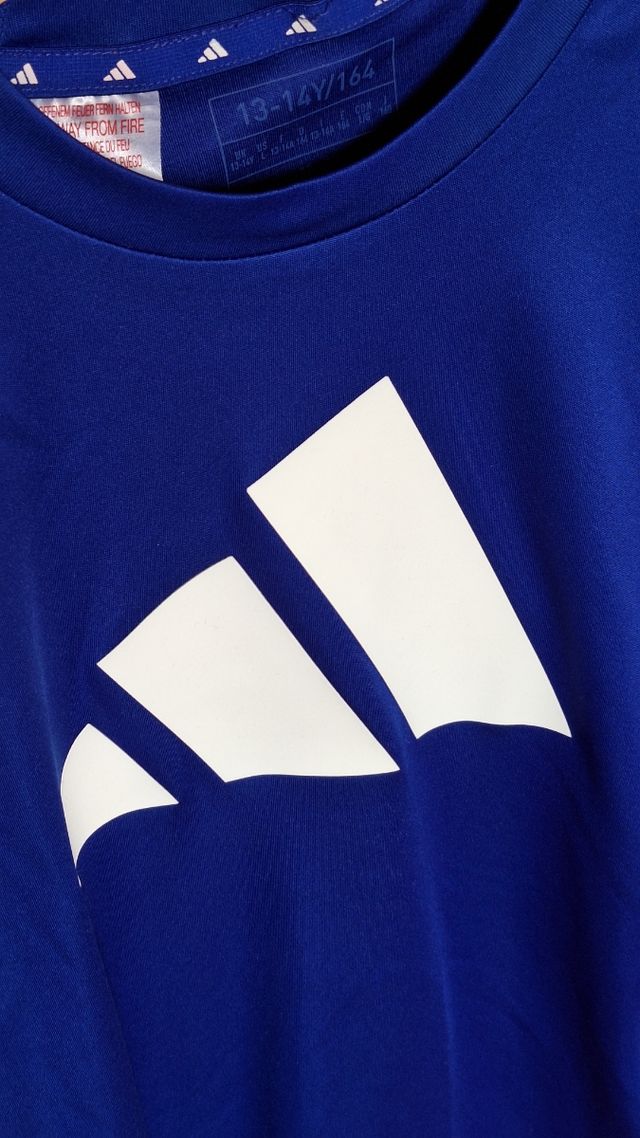 2 Camisetas Adidas: Blanca y Azul