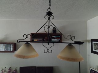 Mesa y sillas y lampara de regalo