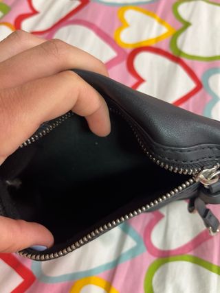 Riñonera negra de cuero