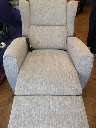 Sofá eléctrico reclinable
