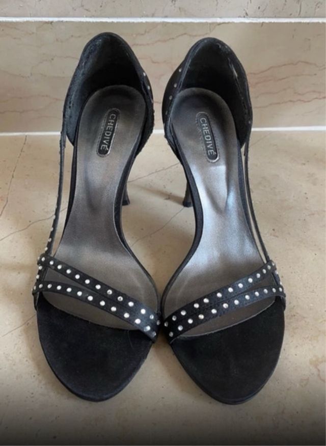 Sandali Chedivé neri eleganti