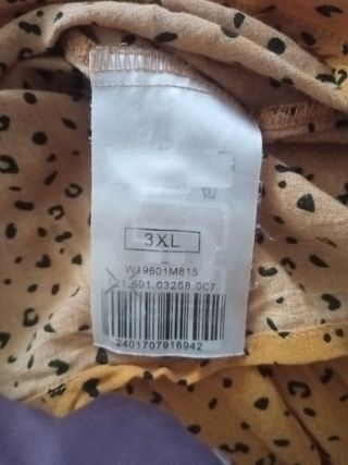 Camisa amarilla estampada