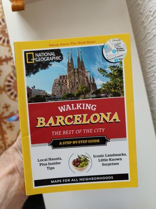 Varios libros de cocina y alimentación.