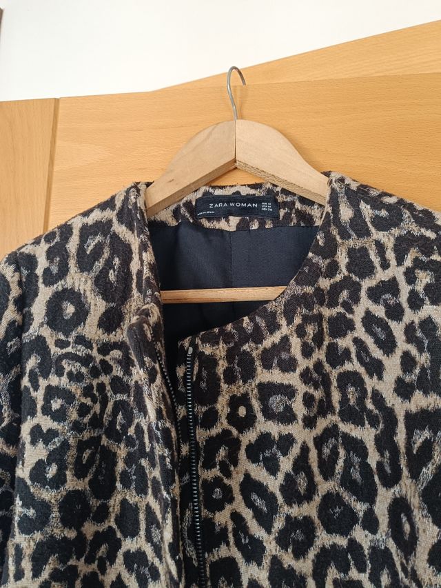 Abrigo ZAarA animal print