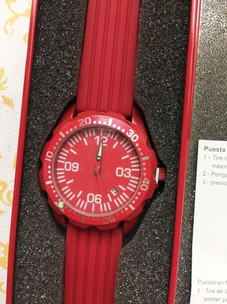 Reloj deportivo rojo