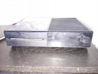 Xbox One con mando y 4 juegos