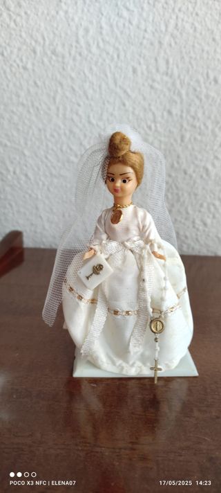 Muñeca de comunión celuloide