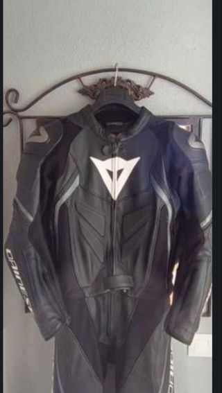 Mono cuero Dainese moto
SUPERPRECIO
