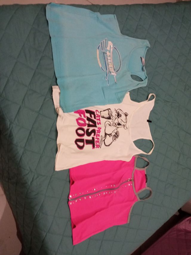 3 Top estivi donna: rosa, bianco, turchese