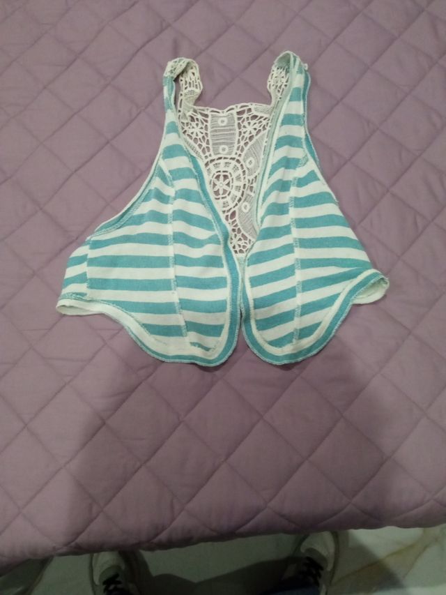 Gilet blu e bianco a righe