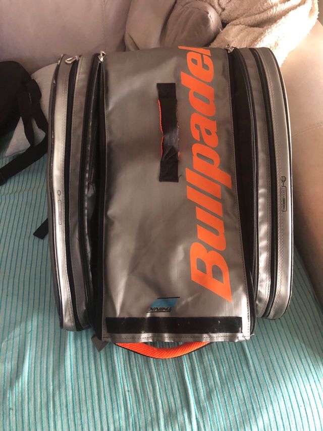 Palas de padel y bolsa paletero
