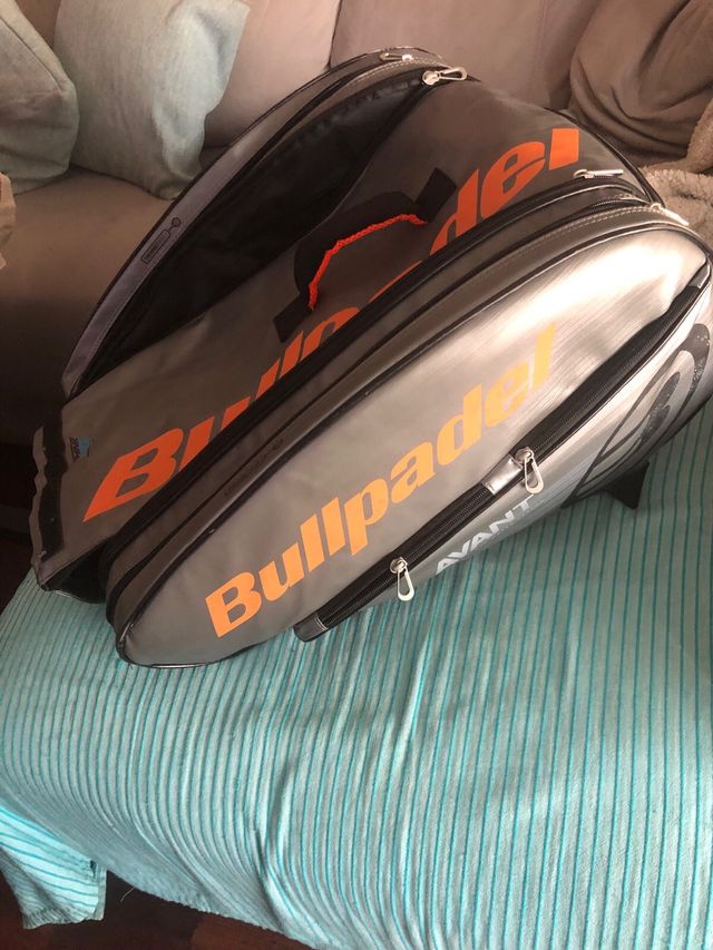 Palas de padel y bolsa paletero