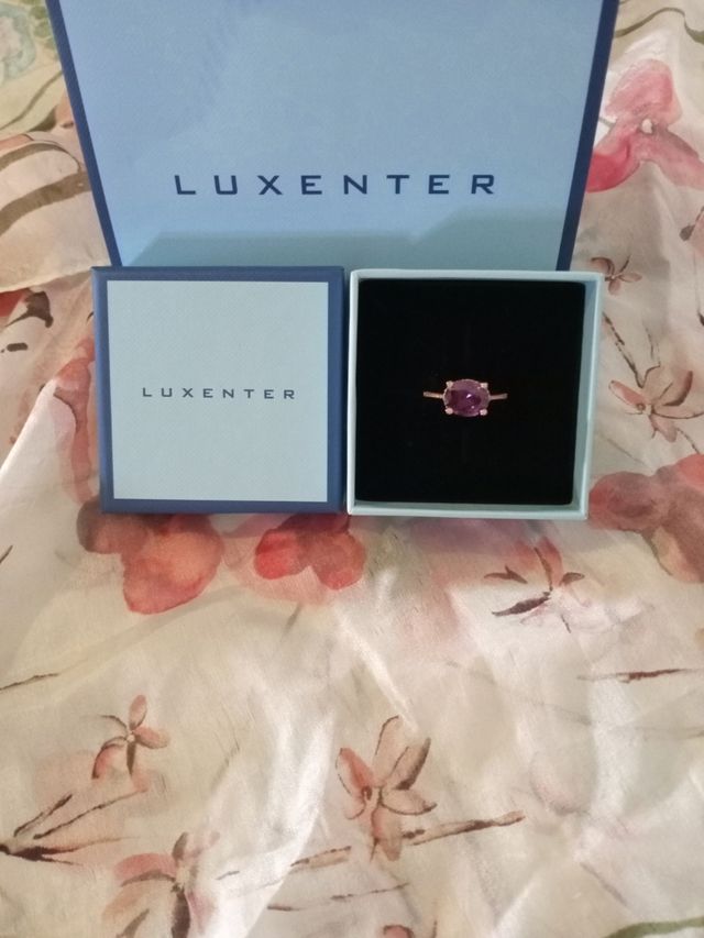 Anillo Luxenter morado, talla 18