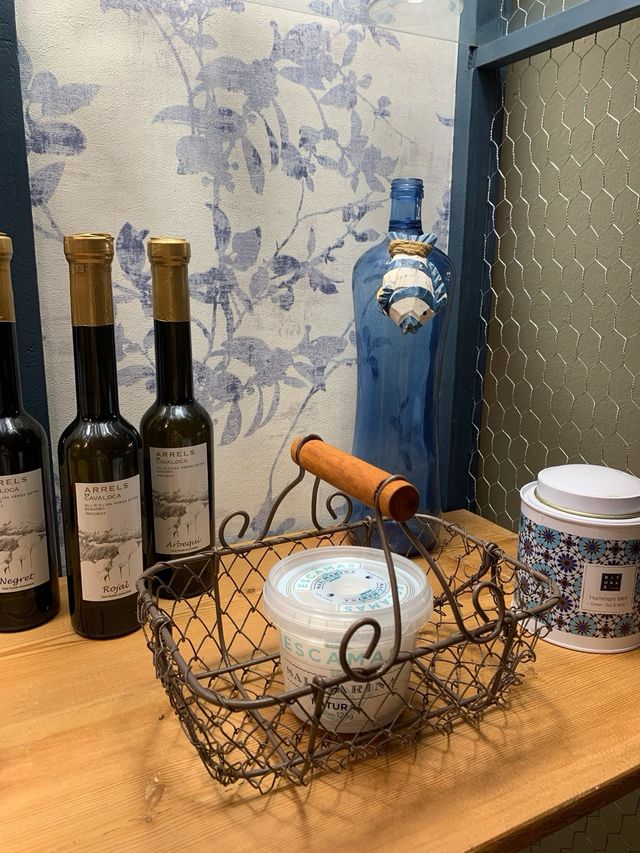 GANGA!Vitrina antigua restaurada con luz interior