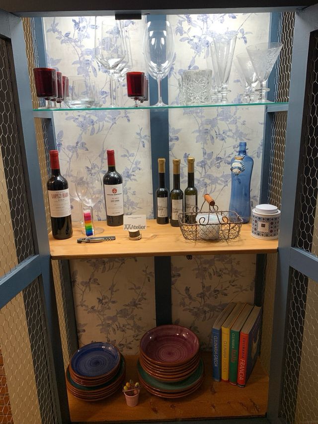 GANGA!Vitrina antigua restaurada con luz interior