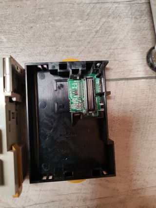 CPU Omron CJ1M-CPU11 completa