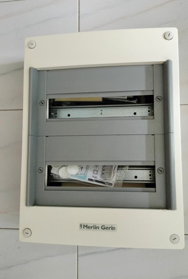 Cuadro eléctrico. Venta personal en Sanxenxo, Pont