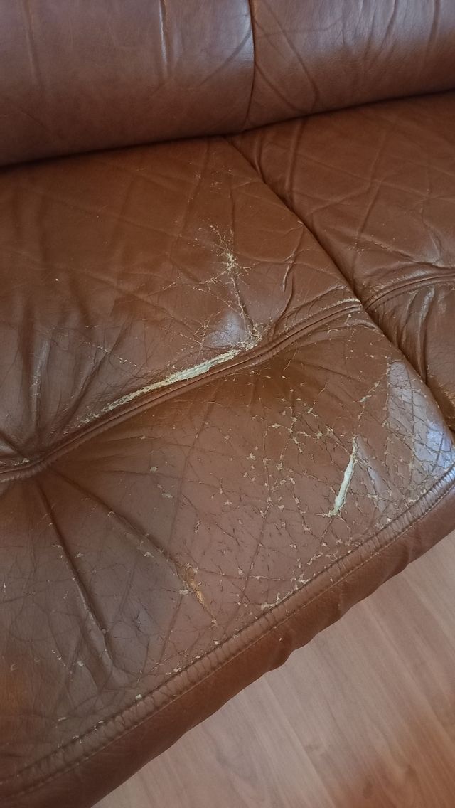 Sofá piel marrón