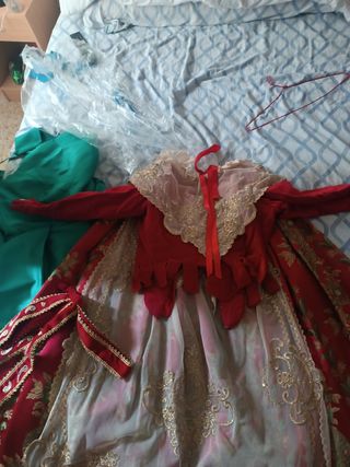 Traje Fallera Rojo y Dorado Talla 40 42