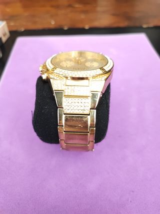 Reloj Guess dorado