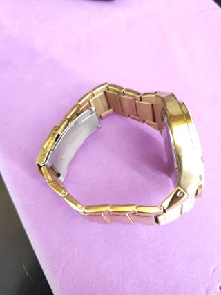 Reloj Guess dorado