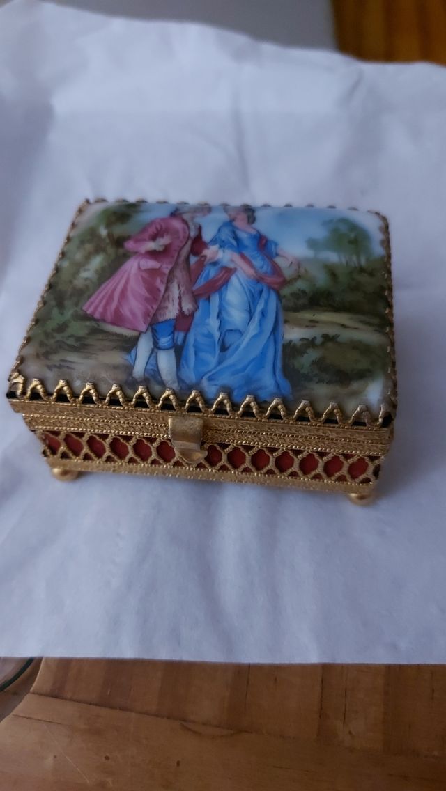 Caja joyero vintage dorada