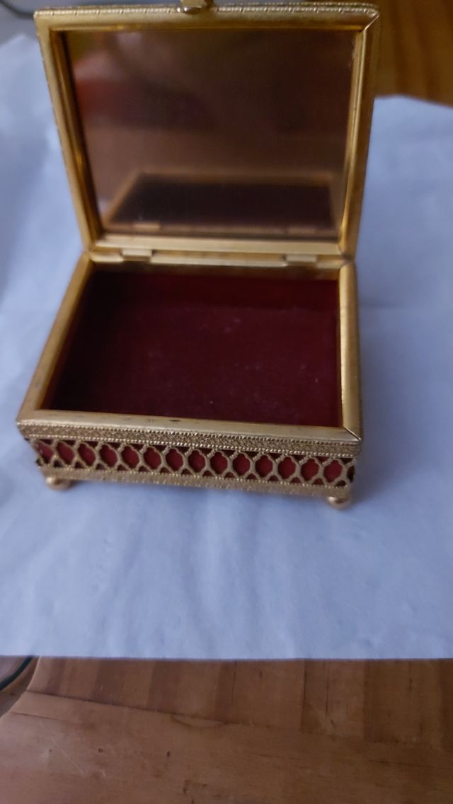 Caja joyero vintage dorada
