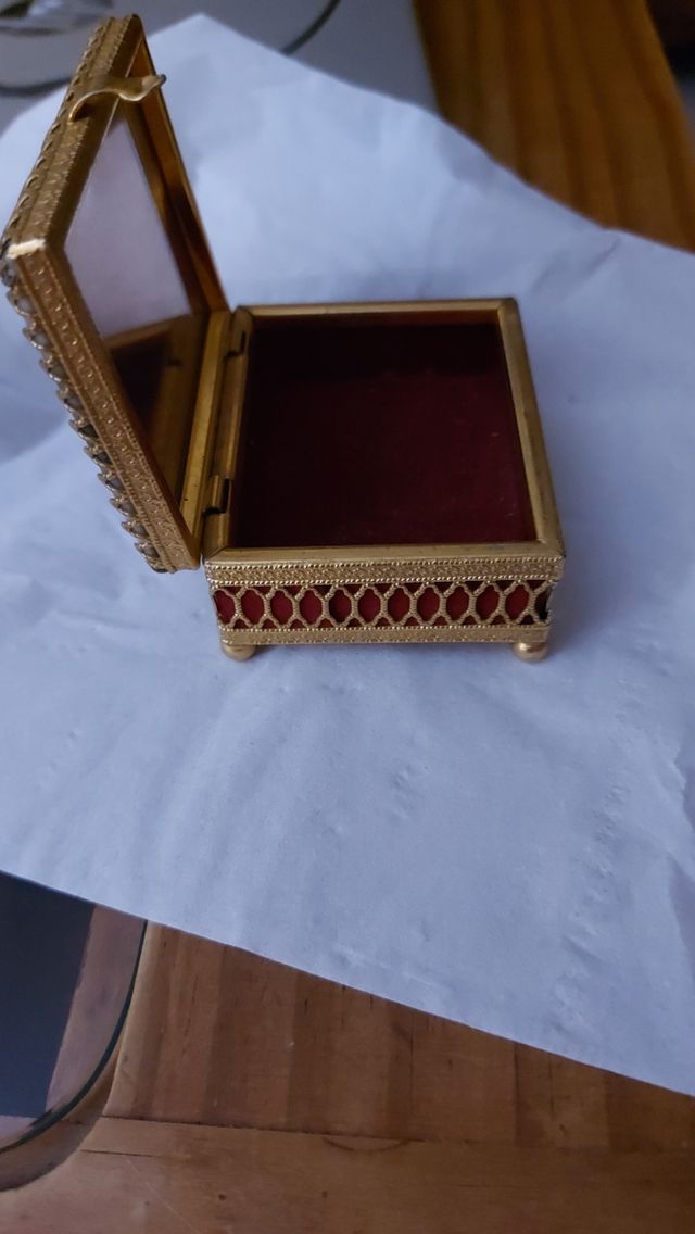 Caja joyero vintage dorada