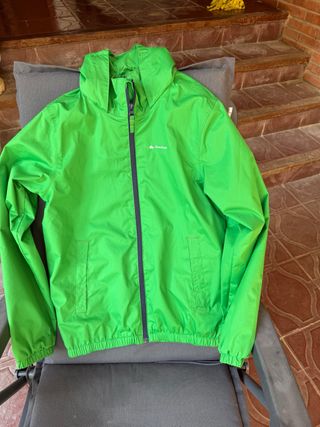 Chaqueta chubasquero.