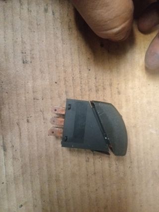 Botão 4 Piscas Corsa B