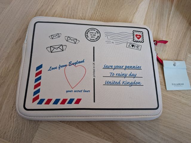 Funda tablet Pull&Bear - NUEVA
