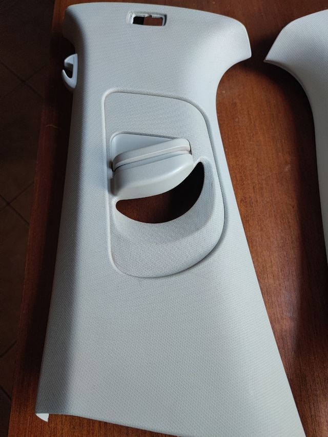 VW Golf 7: Rivestimenti montanti B sx dx