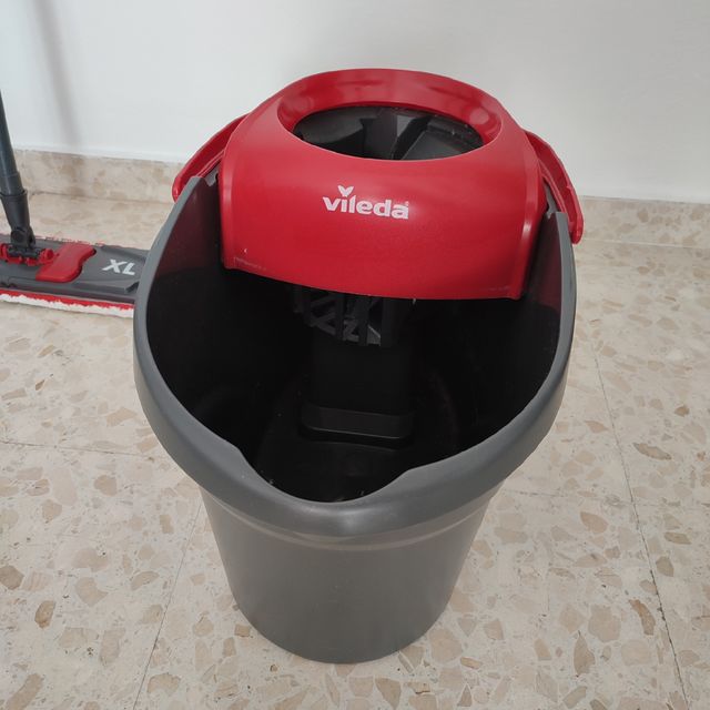 Cubo fregona +  mopa